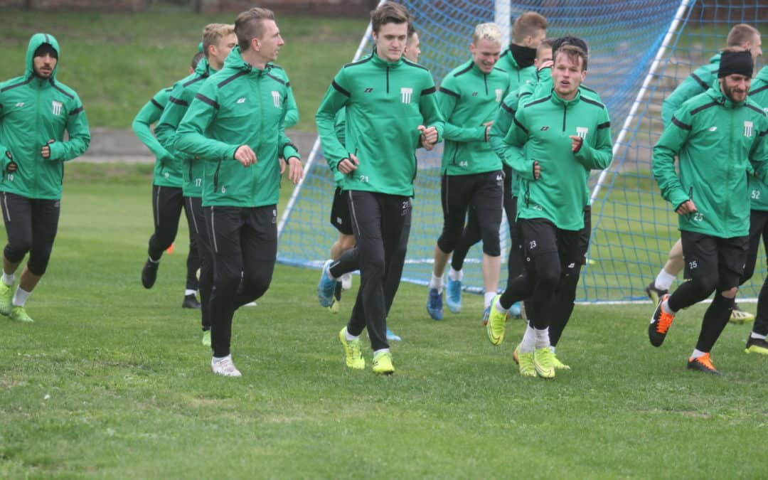 Piłkarze odbyli pierwszy trening po przerwie! (FOTO)