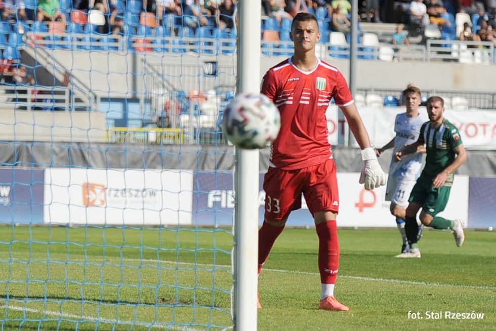 Debiut 17-letniego goalkeeper’a w Olimpii Grudziądz! – krótka rozmowa z Nikodemem Sujeckim.