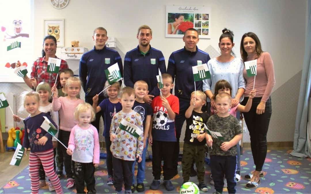Piłkarze Olimpii odwiedzili przedszkole „Kubuś”! [FOTO]