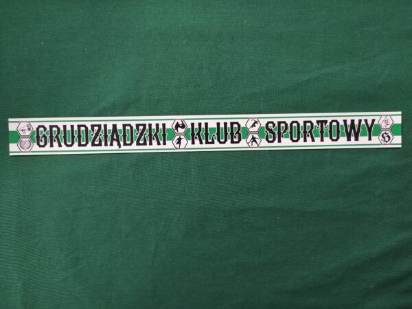 Magnes z napisem Grudziądzki Klub Sportowy